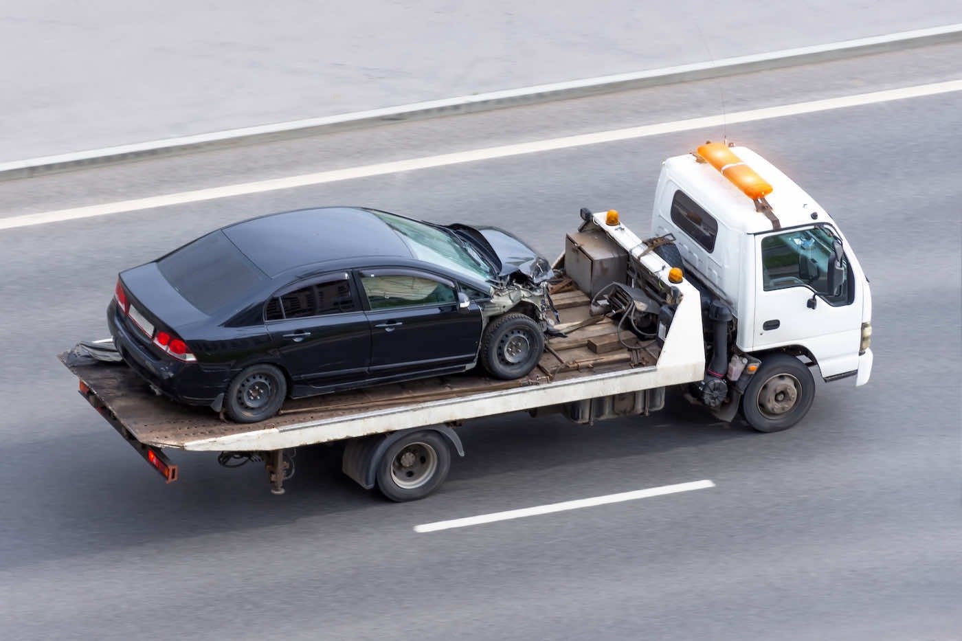 edmonton-Towing-flatbed-towing-shot