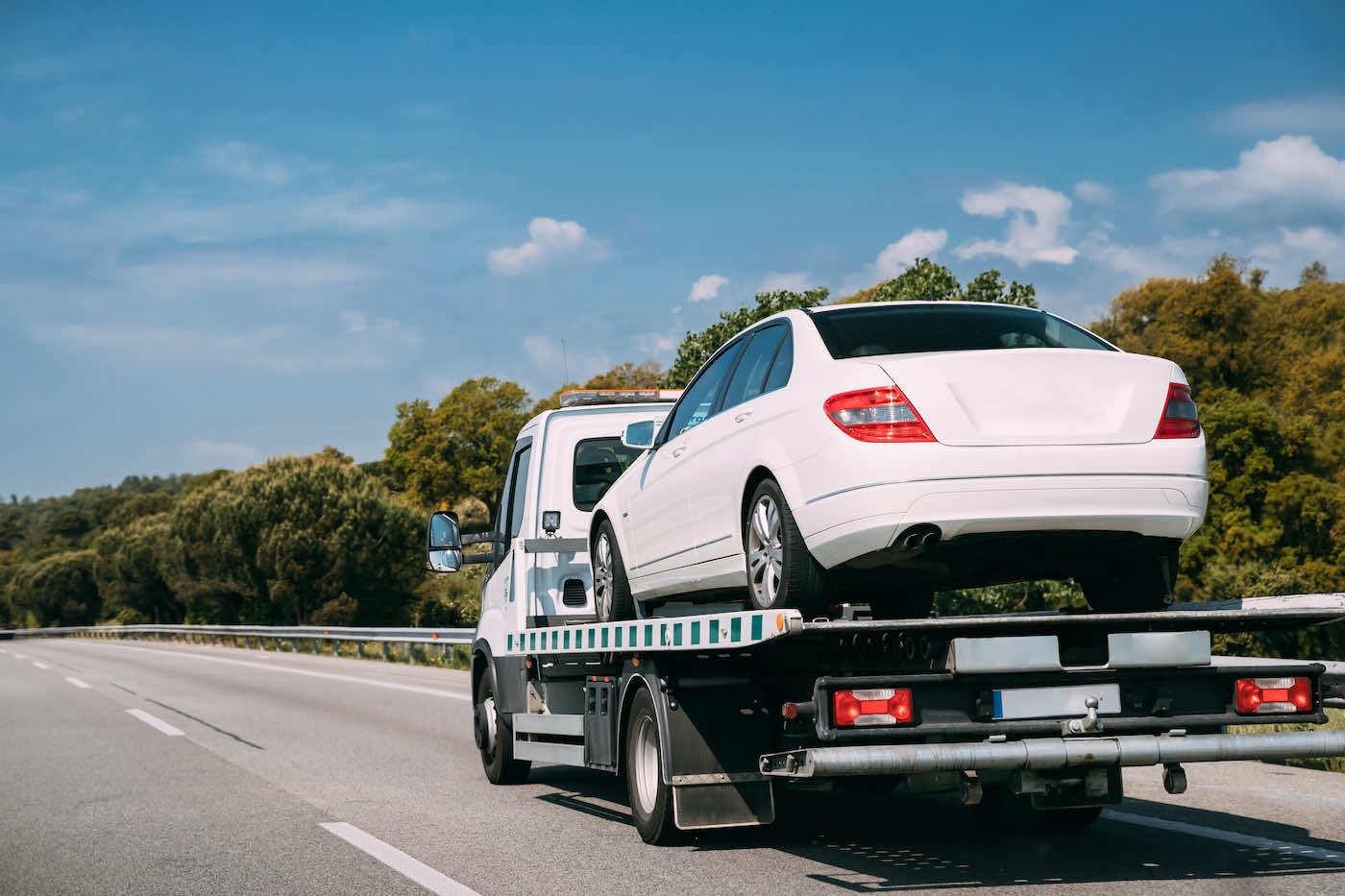 edmonton-Towing-flatbed-towing