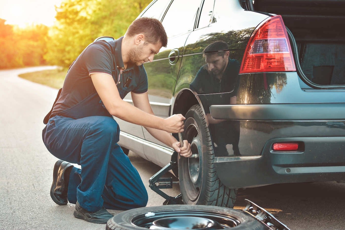 edmonton-towing-roadside-tire-change